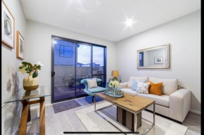 Scott point private entry flat offers the entire living room, bedroom and ensuite, parking available